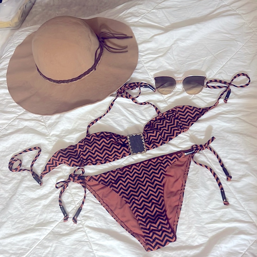 H&M brown and black chevron bikini size 4 NWOT never worn